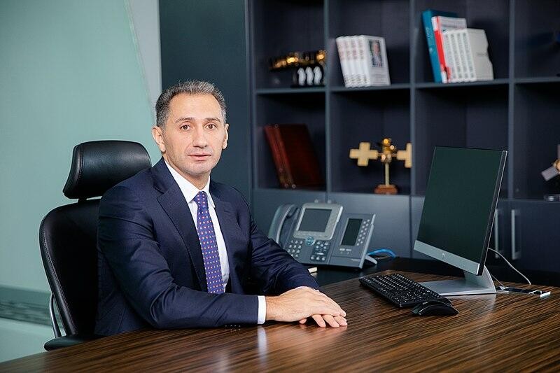 Nazir şöbə müdirini işdən çıxardı
