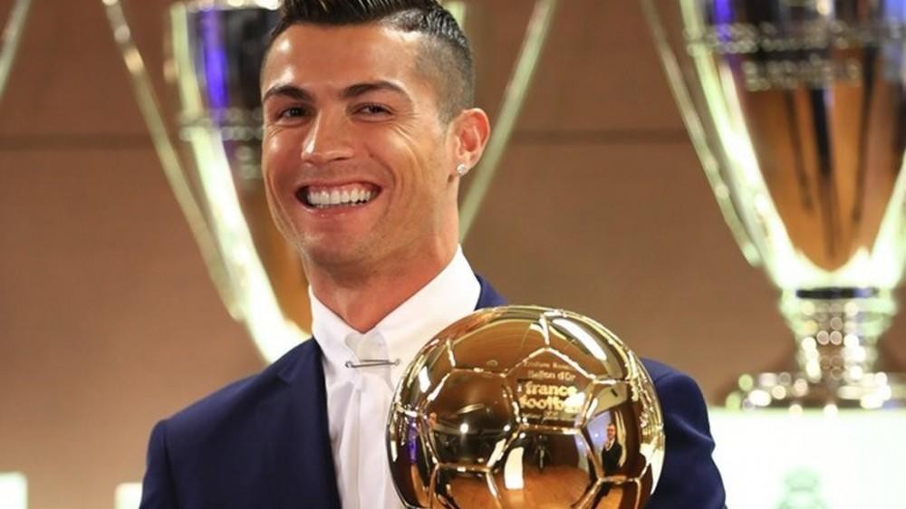 Ronaldo beşinci dəfə "Qızıl top"un sahibi oldu