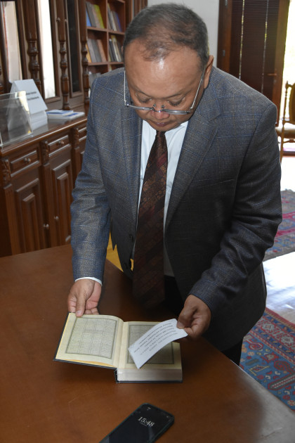 Qazaxıstan Respublikasının Elm və Ali Təhsil Nazirliyi yanında Elm Komitəsinin R.B. Süleymenov adına Şərqşünaslıq İnstitutunun nümayəndələri Azərbaycan Milli Kitabxanasının qonağı olub