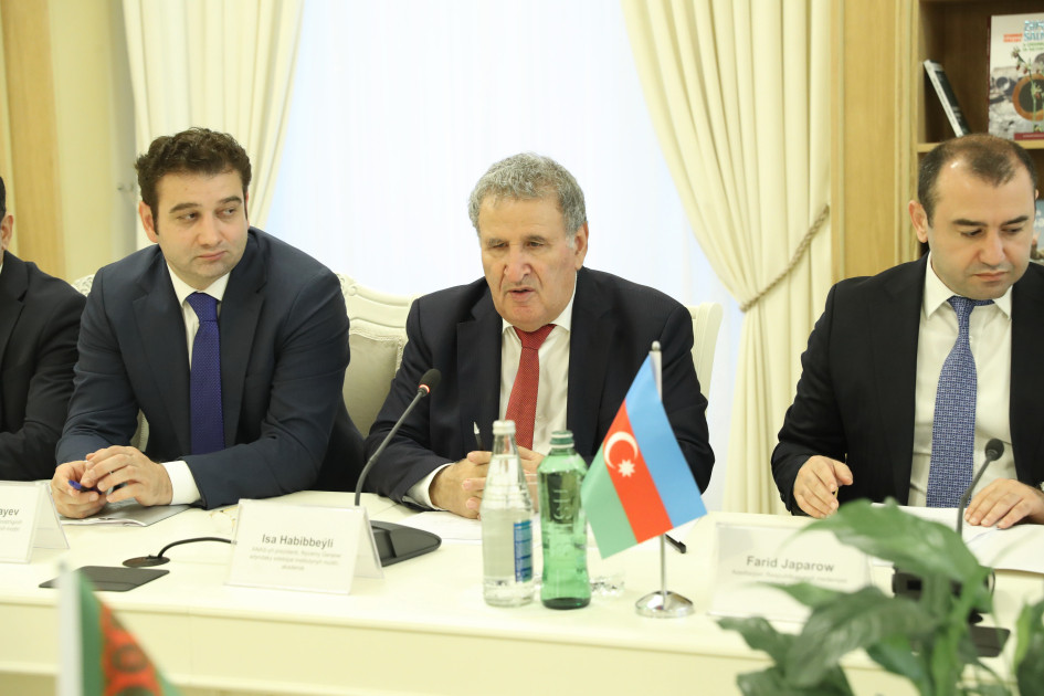 Azərbaycan Milli Kitabxanasında “Türkmənistan ədəbiyyatı guşəsi”nin açılışı olub