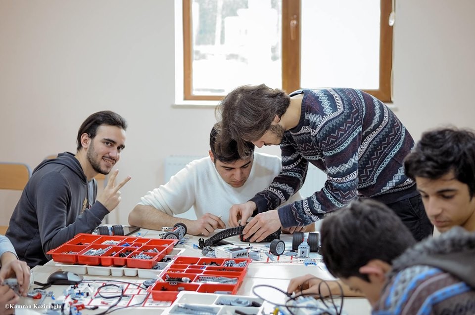BU İXTİSASLARI SEÇƏN TƏLƏBƏLƏR ABŞ-ın Cənubi Karolina Universitetinin diplomunu da əldə edəcəklər