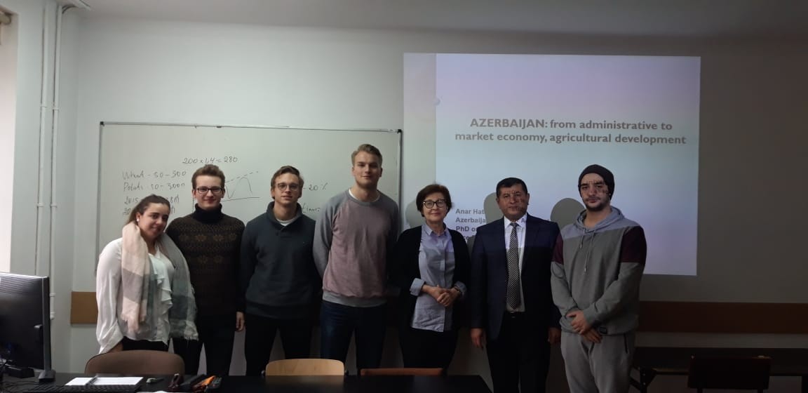 ADAU-nun prorektoru Varşava Təbiət Elmləri Universitetində mühazirə söyləyib