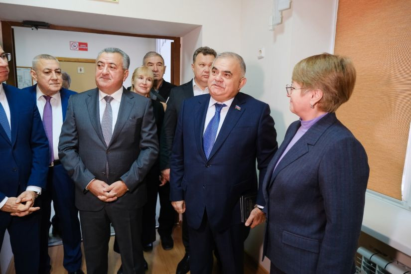 Müasir Azərbaycanın qurucusu, Ümummilli Lider Heydər Əliyevin xatirəsi Həştərxan şəhərində yad edilmişdir