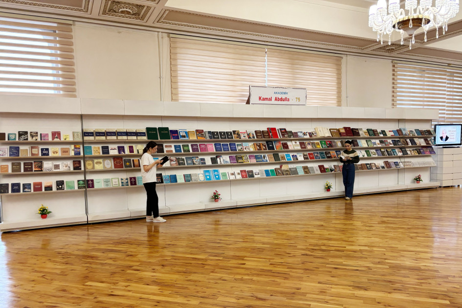 Milli Kitabxanada “Akademik Kamal Abdulla – 75” adlı ənənəvi kitab sərgisi və “Xalq yazıçısı Kamal Abdulla” adlı virtual sərgi istifadəçilərə təqdim olunub