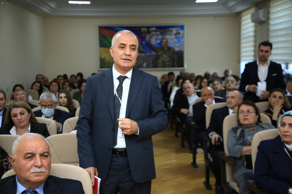 Bitki Mühafizə və Texniki Bitkilər Elmi-Tədqiqat İnstitutunda “Biotorpaq: Elmlə yaşayan kənd təsərrüfatı” mövzusunda respublika elmi-praktik konfransı keçirilib