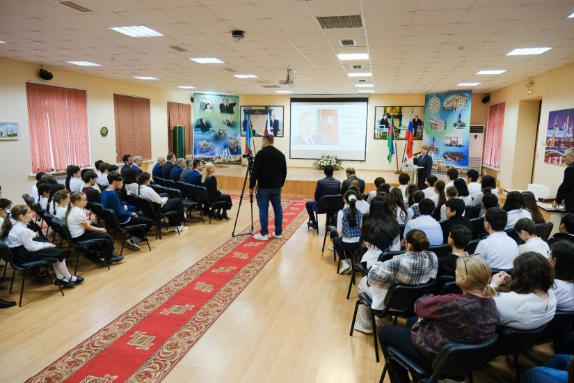 Müasir Azərbaycanın qurucusu, Ümummilli Lider Heydər Əliyevin xatirəsi Həştərxan şəhərində yad edilmişdir