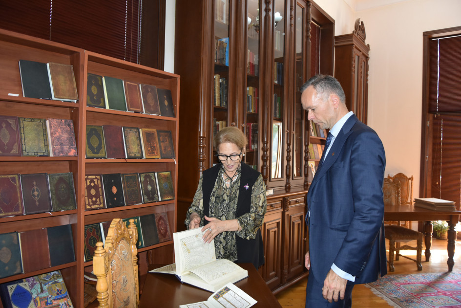 Litva Respublikasının Azərbaycan Respublikasındakı fövqəladə və səlahiyyətli səfiri Kestutis Vaşkeleviçus Milli Kitabxanada olub
