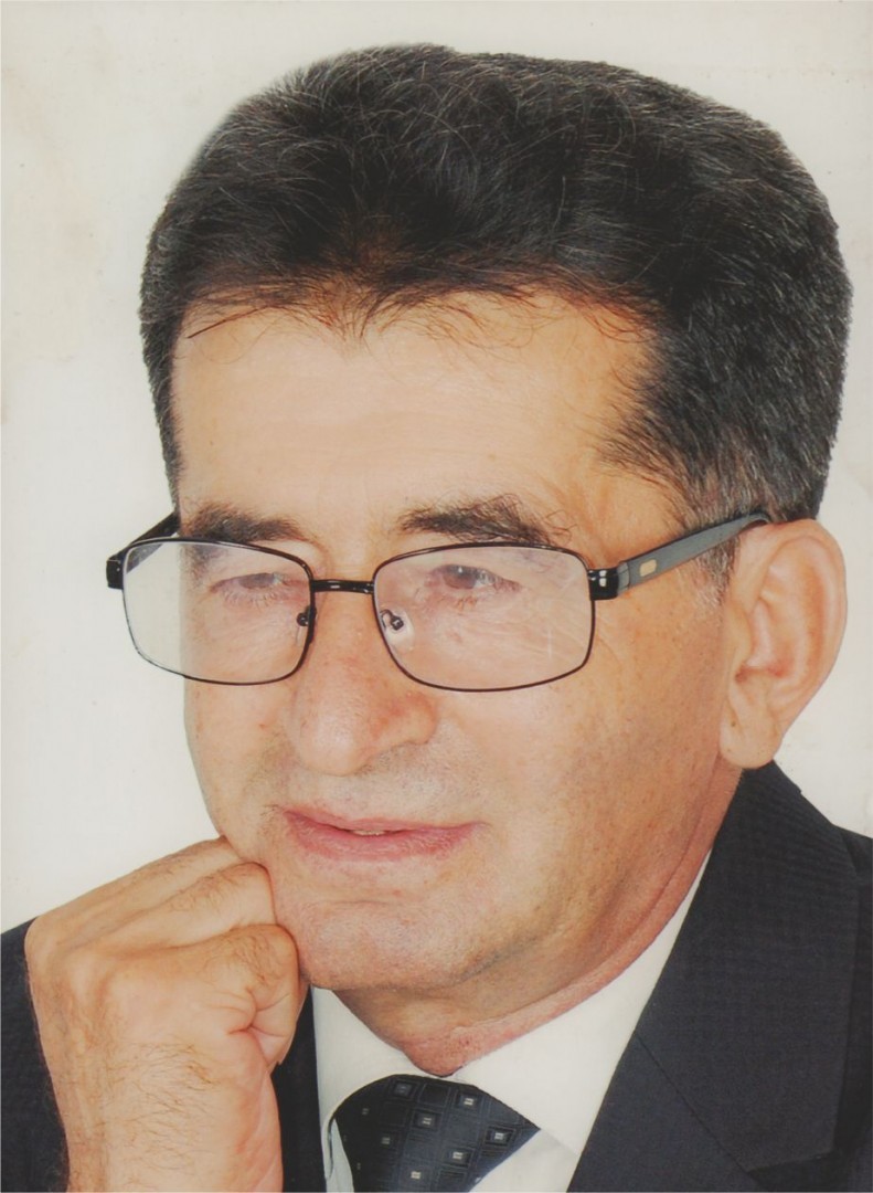 Evi qəzalı vəziyyətdə olan şair Allaha yalvarır-
