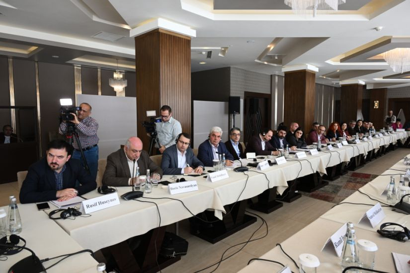 “Sülh Körpüsü” təşəbbüsünün iştirakçıları Qəbələdə Hikmət Hacıyev ilə görüşüblər