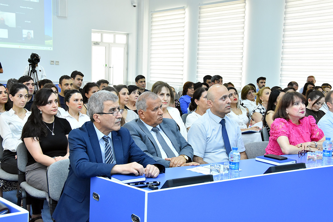 Akademik: "Elmi seminarlar tədqiqatçıların bilik və təcrübə qazanmasına xidmət edən intellektual dialoq platformasıdır"