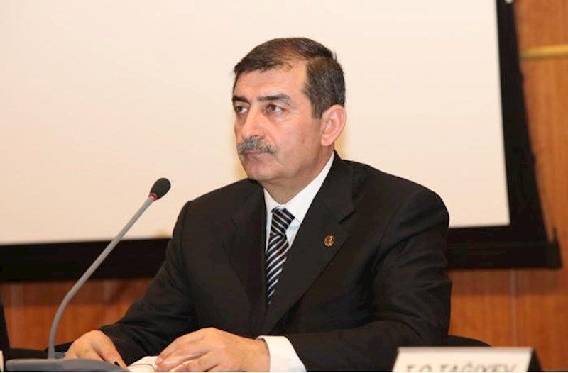 İcra başçısı Rəsulzadənin adını küçədən götüzdürdü