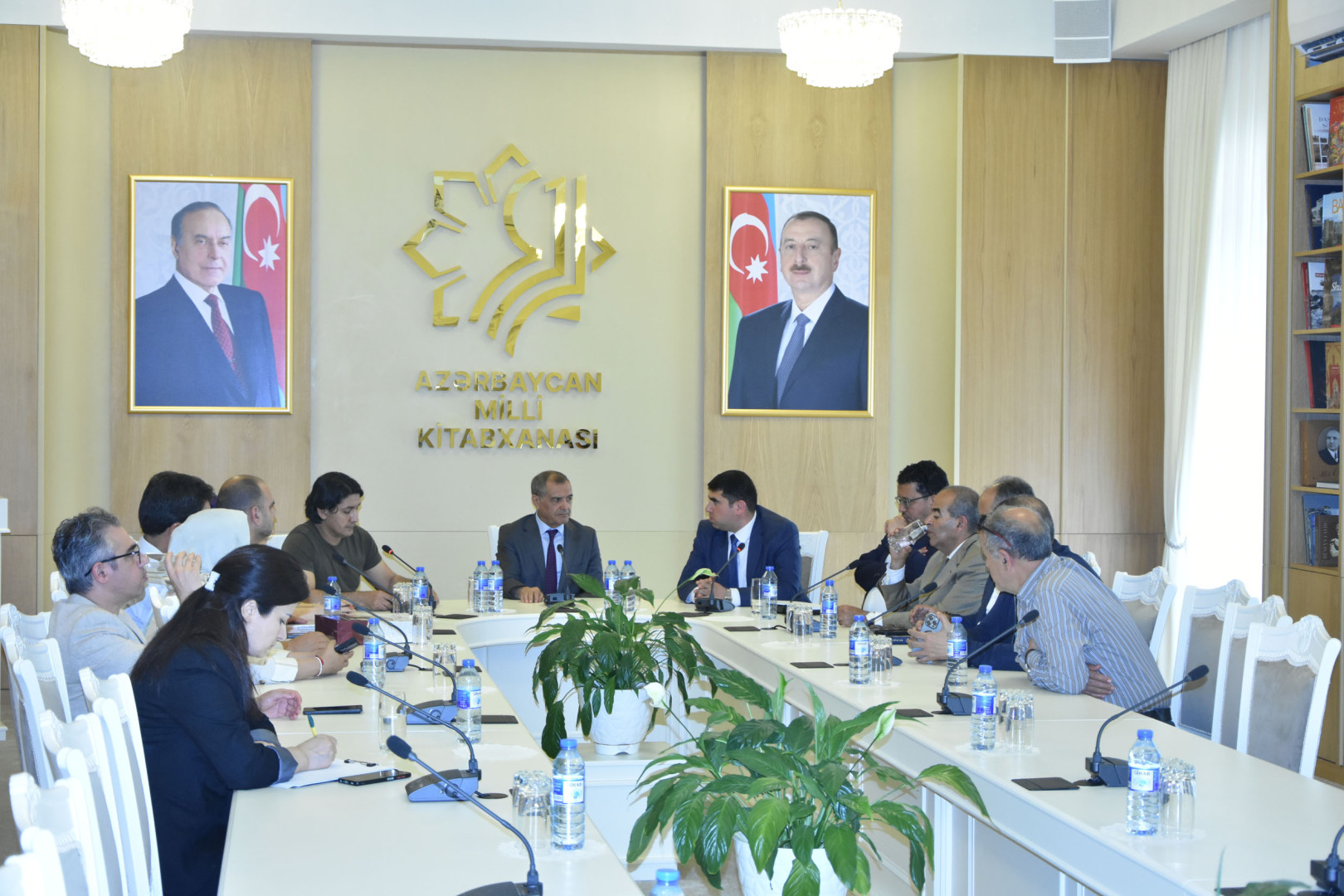 Diasporla İş üzrə Dövlət Komitəsinin dəstəyi ilə Azərbaycana səfər edən Mərakeşli jurnalistlər Milli Kitabxananın qonağı olub