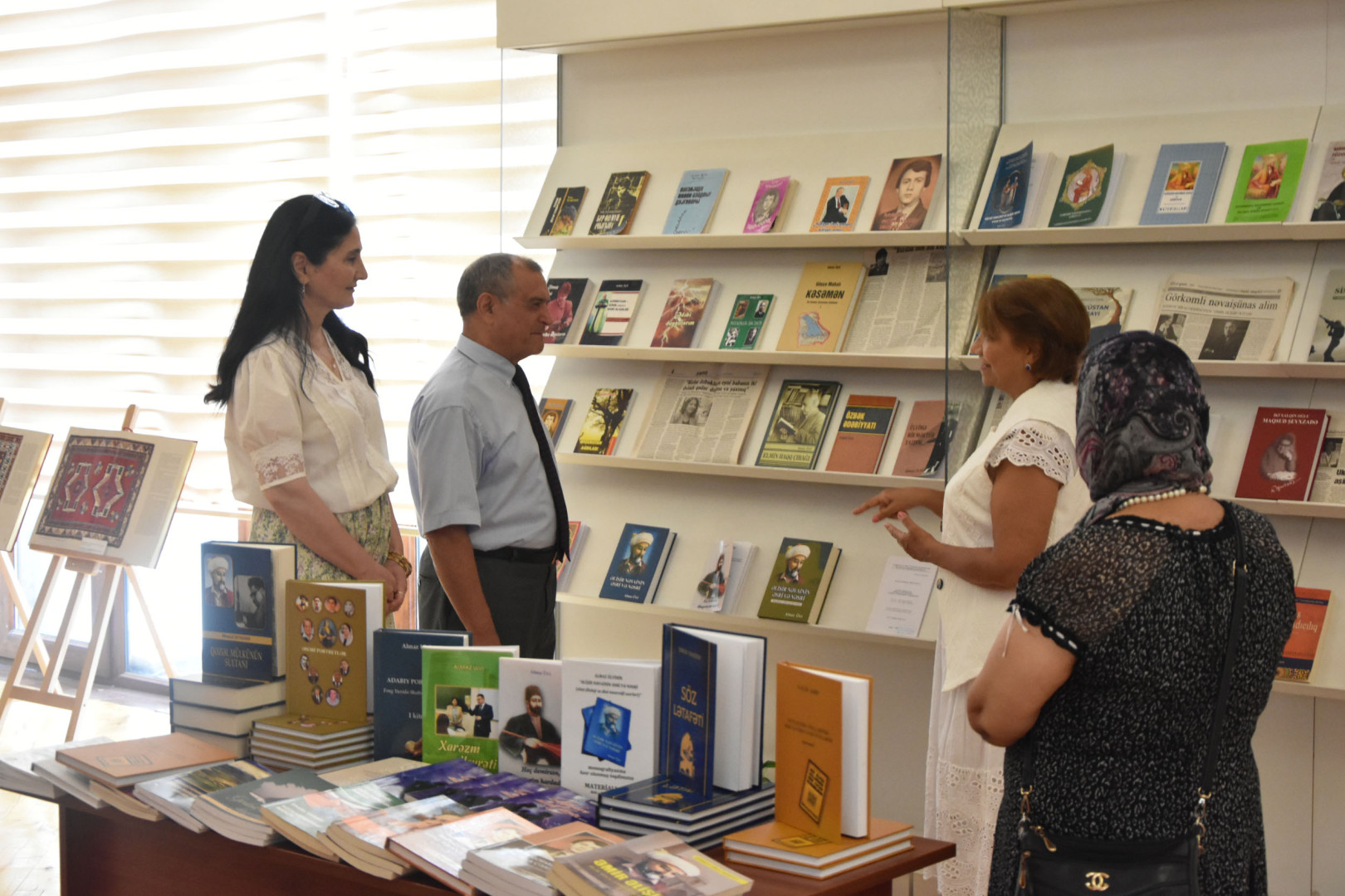 Yazıçı-publisist, professor Almaz Ülvi yeni əsərlərini Azərbaycan Milli Kitabxanasına təqdim edib