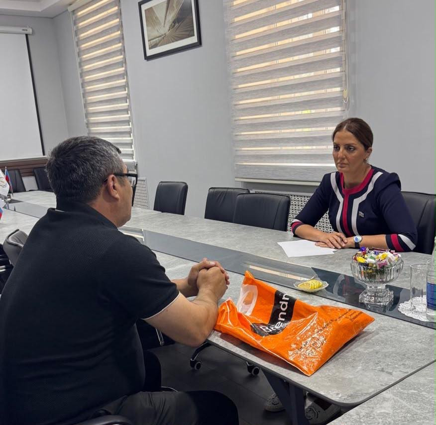 Millət vəkili növbəti vətəndaş qəbulunu keçirdib,sakinlərlə görüşüb