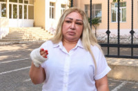 Ağstafada müəllim yoldaşı ilə dalaşan qadın: "Məni telefonla çəkirdi" -