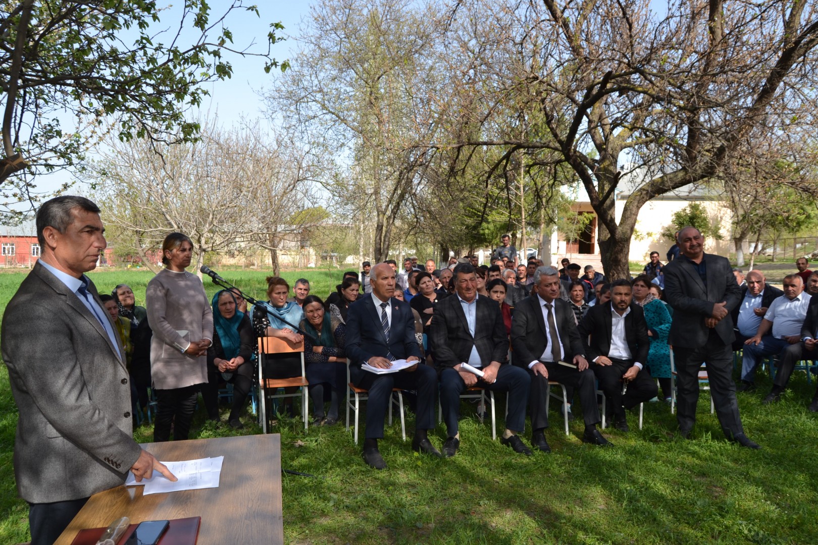 Füzuli RİH başçısı Şükürbəyli kəndində vətəndaşlarla görüşüb