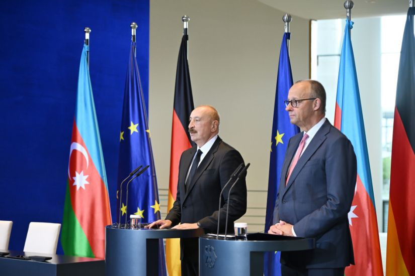 Prezident İlham Əliyev və Federal Kansler Fridrix Merts mətbuata bəyanatlarla çıxış ediblər
