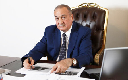Eldar Quliyevin neçə vəzifəsi var?- O,həm deputatdır, həm də rektor: Bu necə olur?