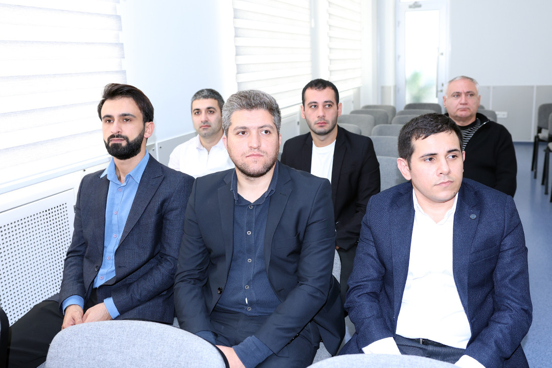 Dünyaşöhrətli alim Erol Qelenbe İnformasiya Texnologiyaları İnstitutunun elmi seminarında məruzə edib