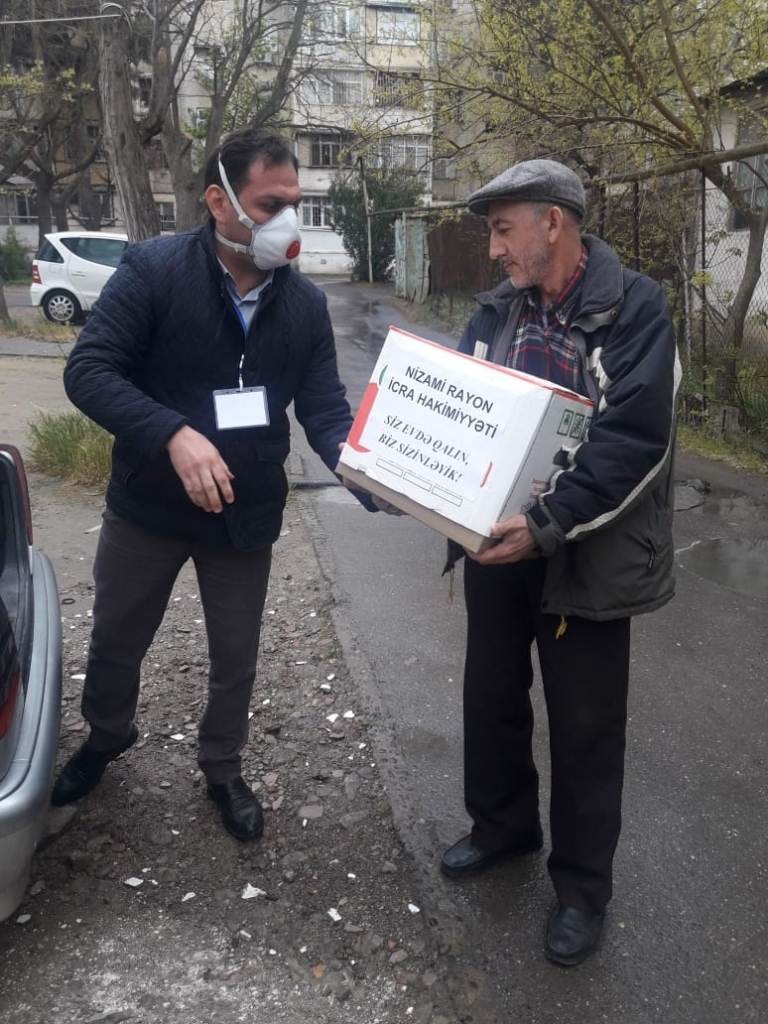 Nizami rayonunda aztəminatlı ailələrə ərzaq yardımının göstərilməsi davam etdirilir