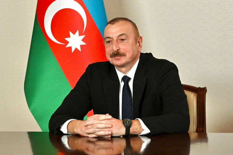 Bu 10 gəncə Prezident mükafatı verildi -