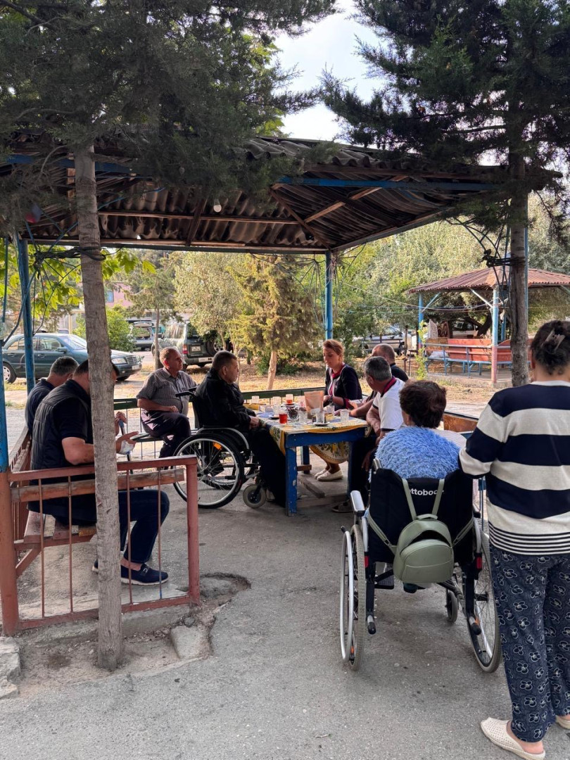 Millət vəkili növbəti vətəndaş qəbulunu keçirdib,sakinlərlə görüşüb