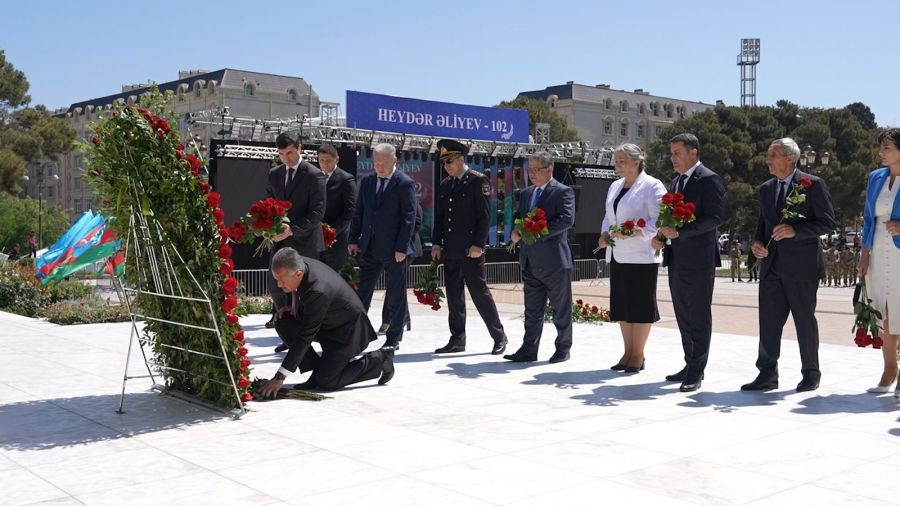 Abşeron rayonunda Heydər Əliyevin 102-ci il dönümü münasibətilə silsilə tədbirlər keçirilib