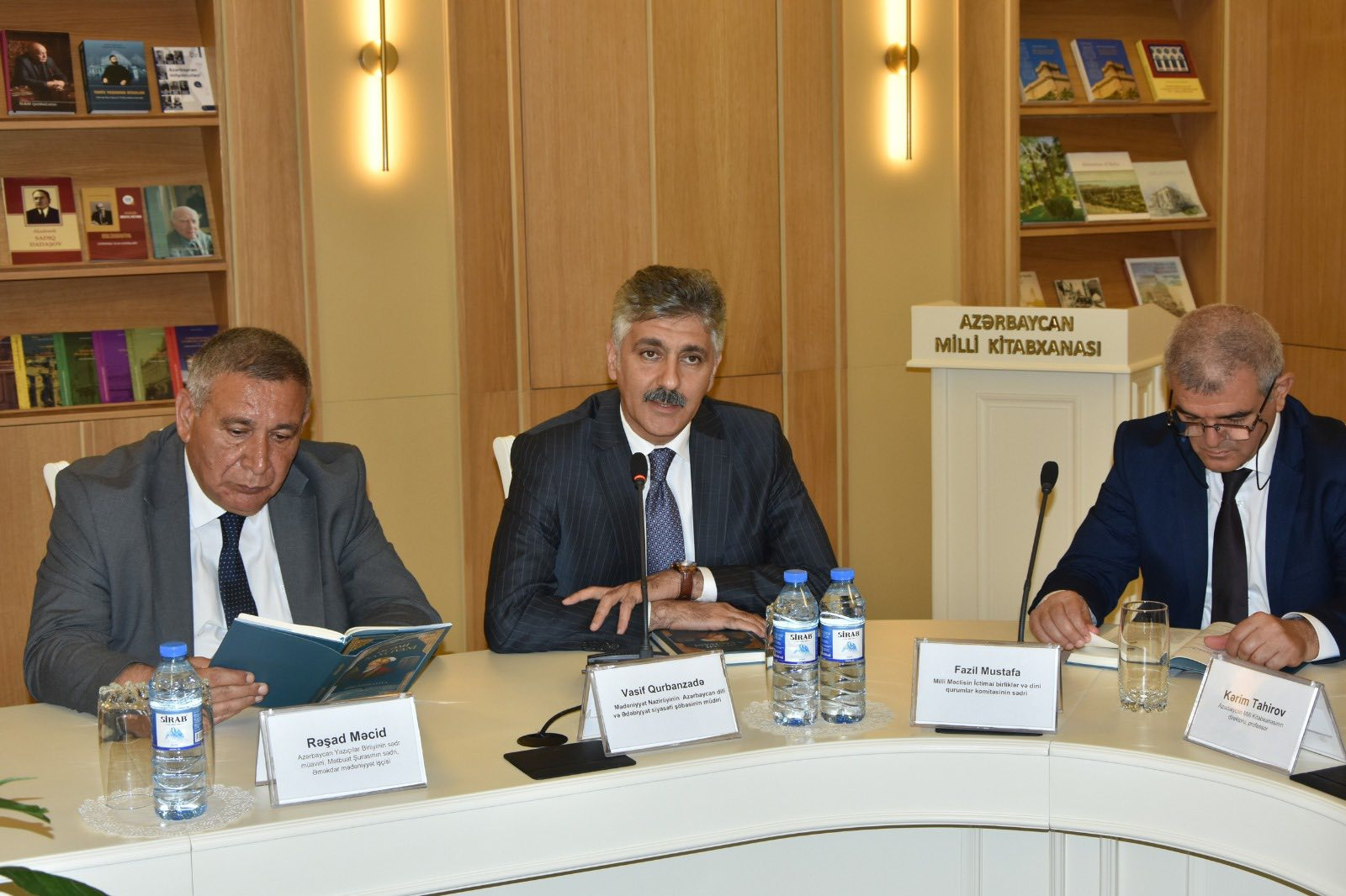 Milli Kitabxanada “Əcəmi Naxçıvani. Biblioqrafiya” kitabının təqdimat mərasimi keçirilib