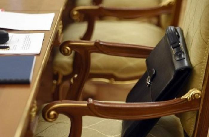 İcra başçısı xanım müavinini vəzifədən azad etdi