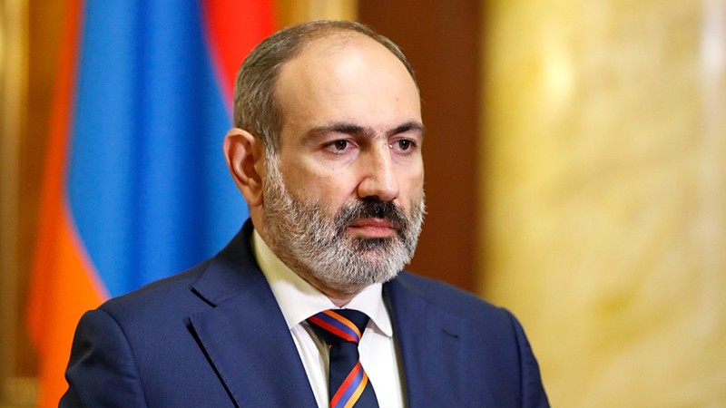 Erməni siyasətçi: “Dronun səsini eşidən Paşinyan elə qaçırdı ki, mühafizəçilər ona çatmırdı”