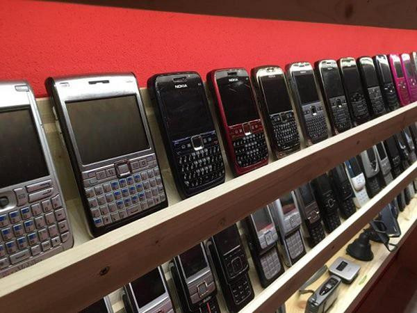 80 manatlıq telefona 100 manat rüsum... –