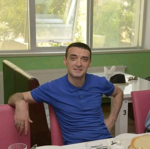 Tanınmış cərrah İcbari Tibbi Sığortanı yerdən-yerə vurdu - "Rüşvət alaq, yoxsa ölkədən gedək?"