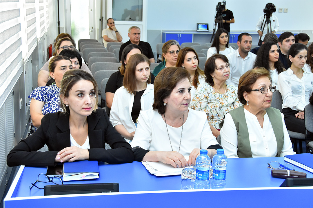 ETN İnformasiya Texnologiyaları İnstitutunda elmi etika məsələlərinə dair müzakirələr aparılıb