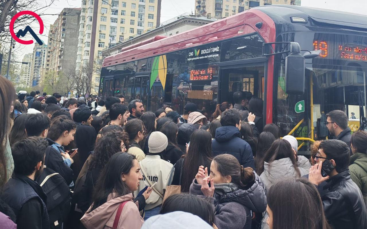 Metrodakı problem sərnişinləri çətin vəziyyətdə qoydu -VİDEO