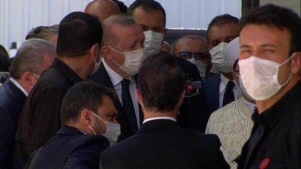 Ərdoğan balıq alıb, Zəriflə görüşə getdi - Video