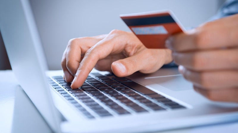 Bank kartlarındakı pullar belə oğurlanır –
