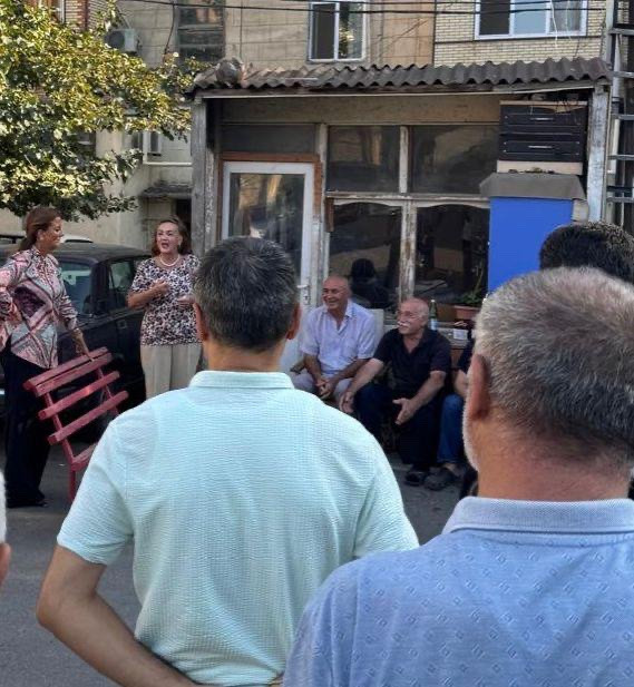 Deputat Könül Nurullayeva vətəndaşlarla görüşüb