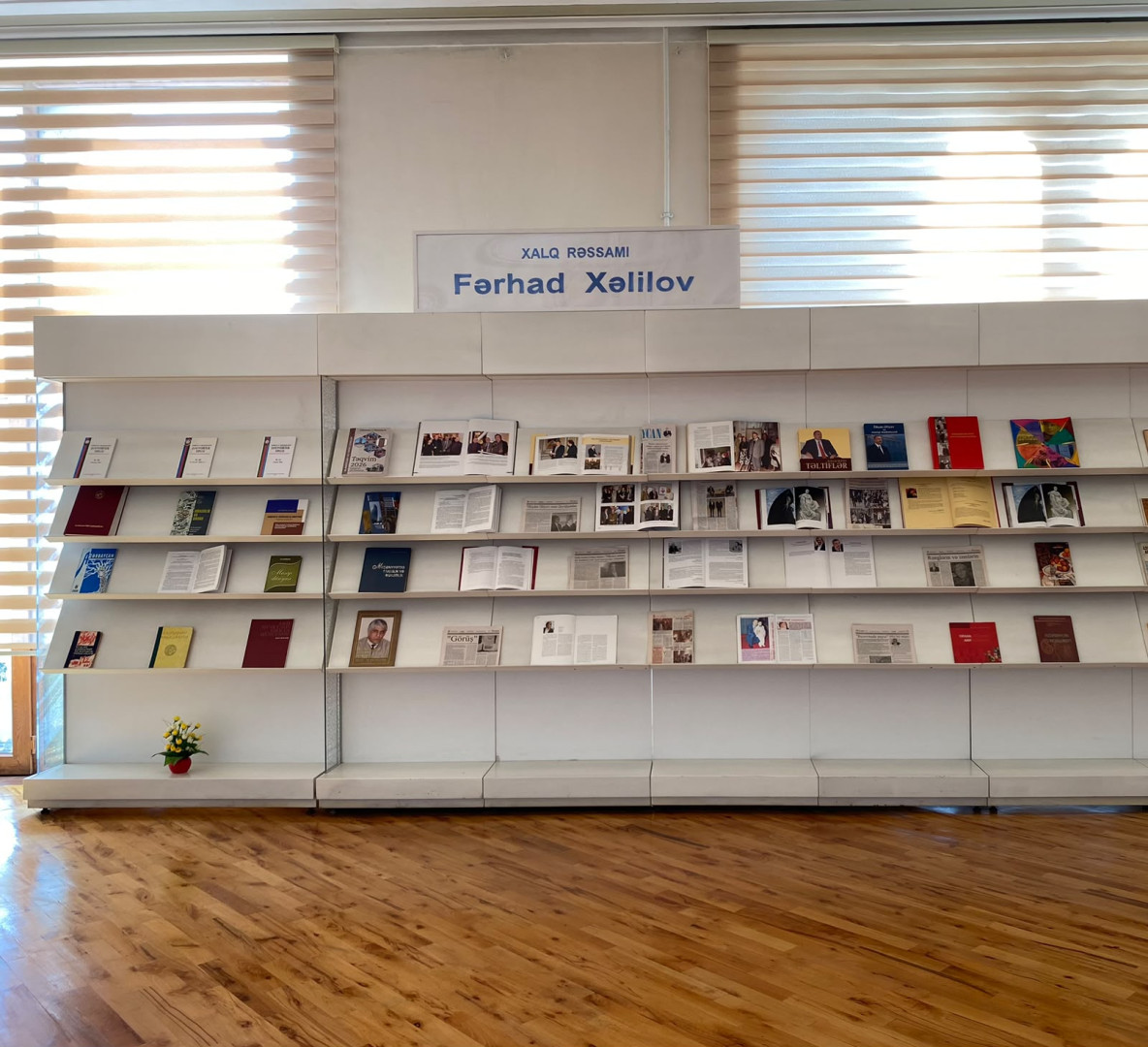 Milli Kitabxanada “Xalq rəssamı Fərhad Xəlilov - 80” adlı ənənəvi kitab sərgisi istifadəçilərə təqdim olunub