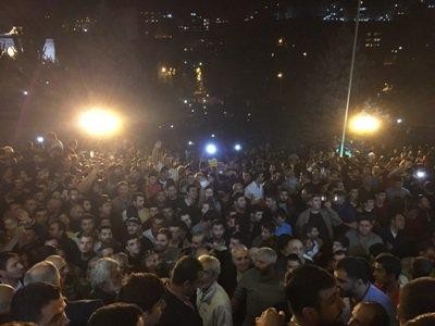 Pakistan ayağa qalxdı-