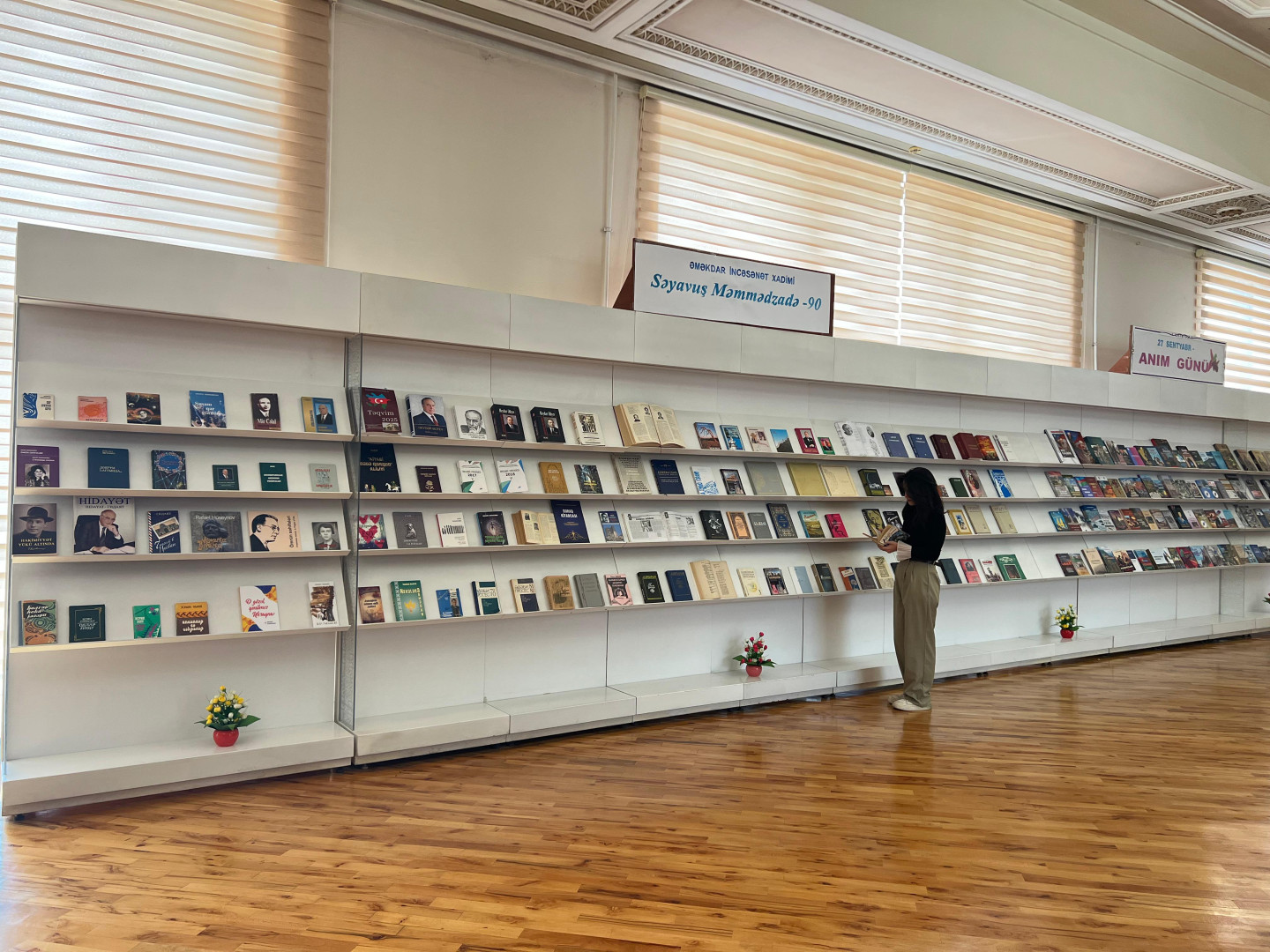 Milli Kitabxanada “Əməkdar incəsənət xadimi Səyavuş Məmmədzadə - 90” adlı ənənəvi kitab sərgisi açılıb