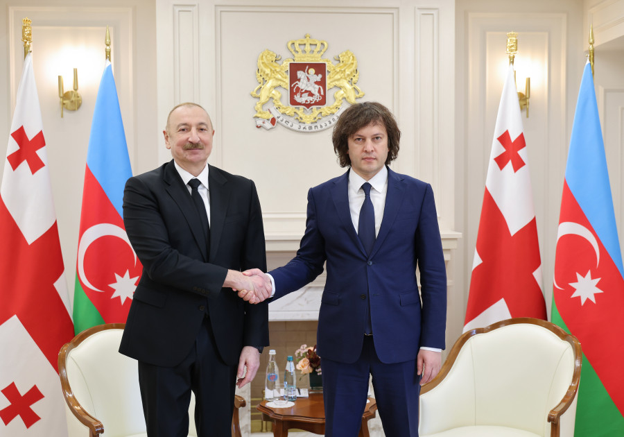 İlham Əliyev İrakli Kobaxidze ilə təkbətək görüşdü -
