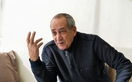 "Telefon adamları yaman günə qoyub" -