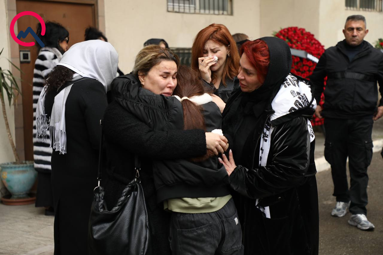 Yaxınları Məhəmmədəli ilə vidalaşır...-(FOTO/VİDEO)