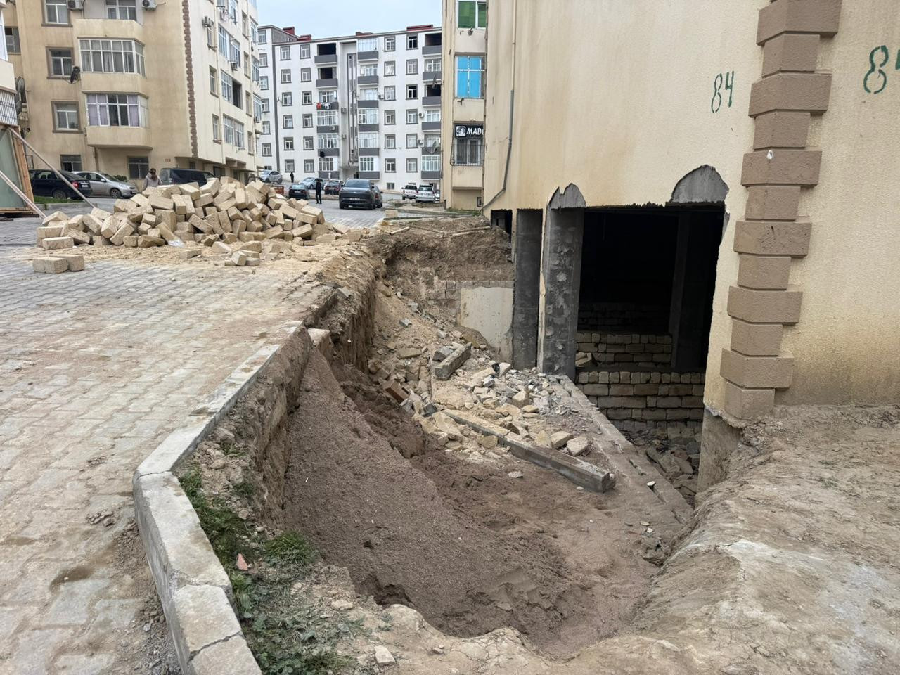 Abşeron rayonununda qanunsuz həyata keçirilən tikinti işlərinin qarşısı alınmışdır
