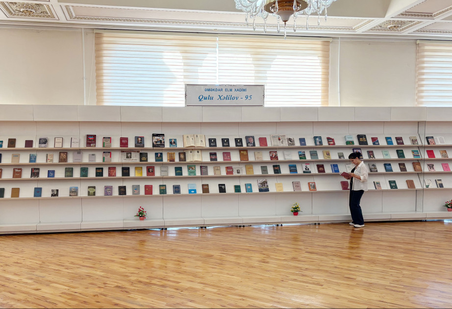 "Əməkdar elm xadimi Qulu Xəlilov – 95" adlı ənənəvi geniş kitab sərgisi açılıb