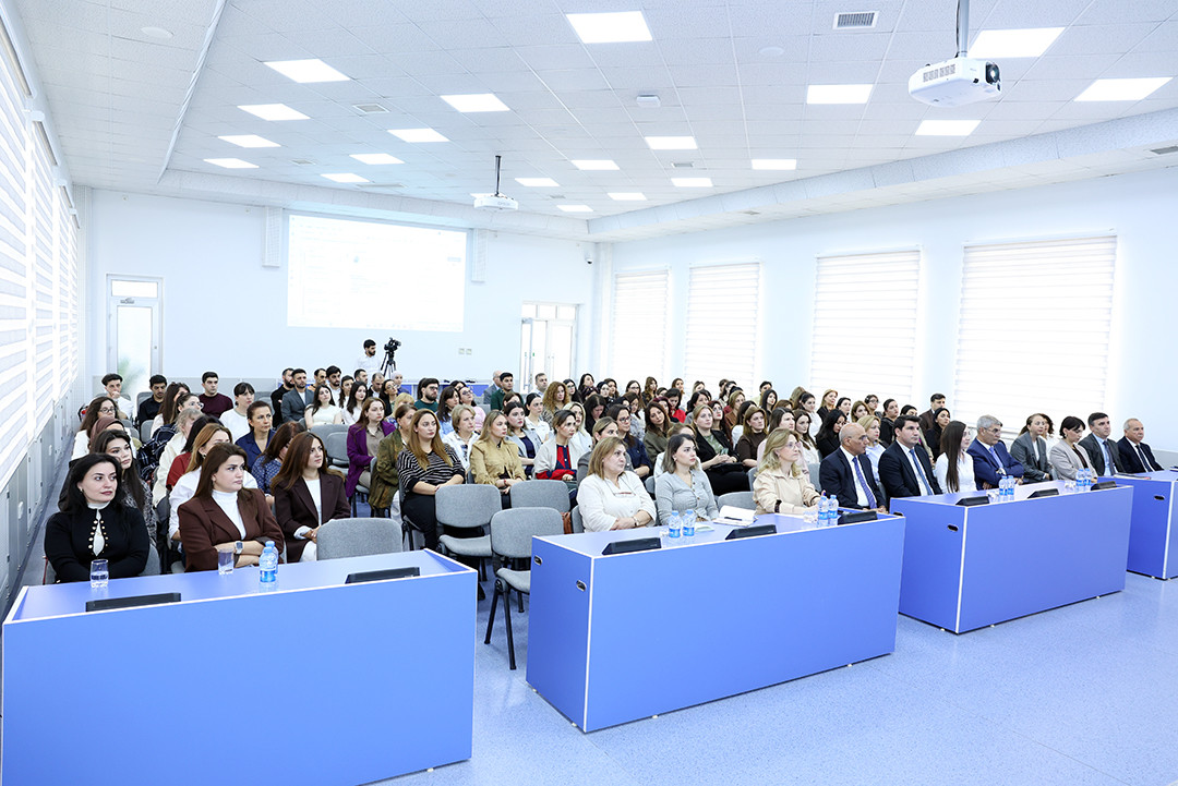 İnformasiya Texnologiyaları İnstitutunda beynəlxalq elmi bazalardan səmərəli istifadə məsələlərinə həsr olunmuş təlim keçirilib
