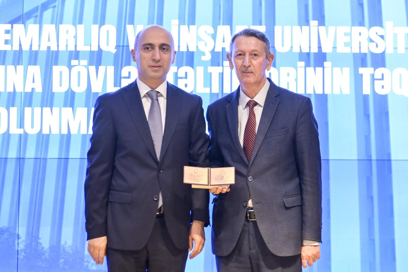 AzMİU-nun 50 illik yubileyi münasibətilə universitet əməkdaşlarına mükafat təqdim edilib-