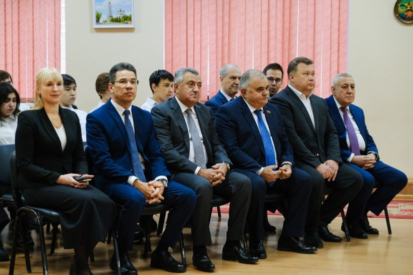 Müasir Azərbaycanın qurucusu, Ümummilli Lider Heydər Əliyevin xatirəsi Həştərxan şəhərində yad edilmişdir