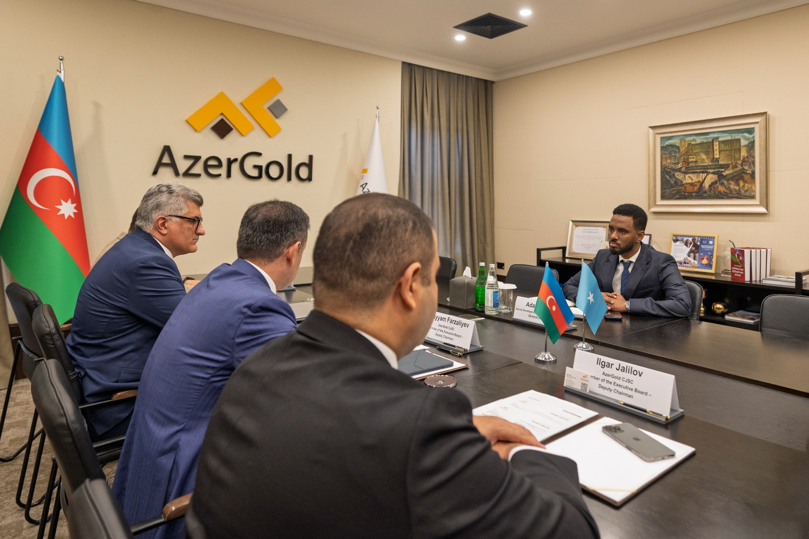 “AzerGold” QSC-də Somali İnkişaf və Yenidənqurma Bankının baş direktoru ilə görüş keçirilib