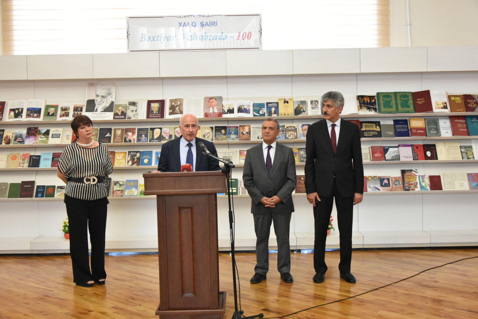 Milli Kitabxanada Xalq şairi Bəxtiyar Vahabzadənin 100 illik yubileyinə həsr olunmuş tədbir keçirilib